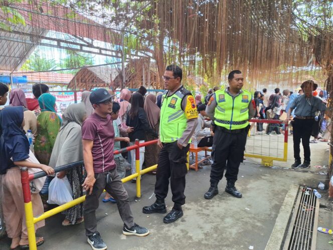 
					Polres Tegal Intensifkan Pengamanan Objek Wisata, Pastikan Wisatawan Aman dan Nyaman