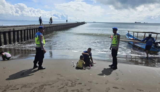 
					Polresta Cilacap Perkuat Pengamanan Destinasi Wisata, Liburan Pengunjung Lebih Aman dan Nyaman