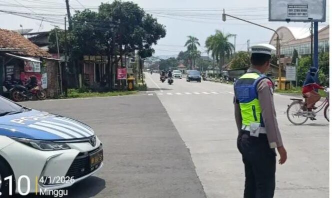 
					Hari Terakhir Nataru, Polres Kebumen Siagakan Personel di Pantai dan Jalur Padat