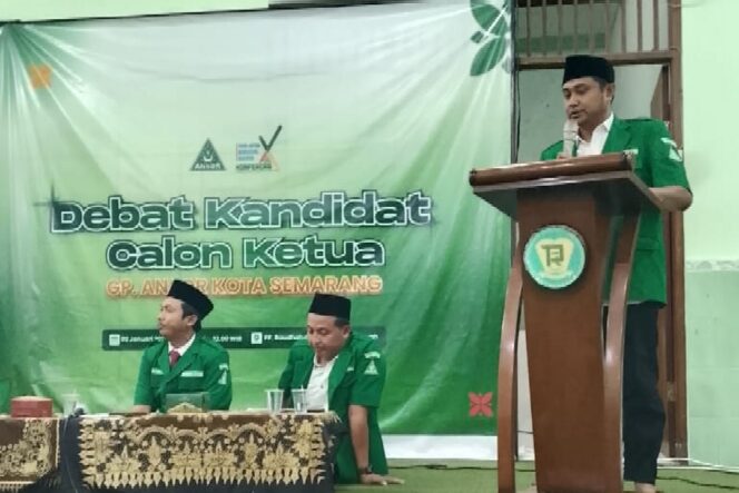 
					Abdul Aziz saat memaparkan visi dam misi dalam debat kandidat ketua PC GP Ansor Kota Semarang beberapa waktu lalu