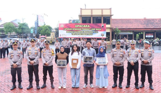 
					Polisi Terluka Saat Kawal Aksi Unjuk Rasa di Jepara Terima Kenaikan Pangkat Luar Biasa