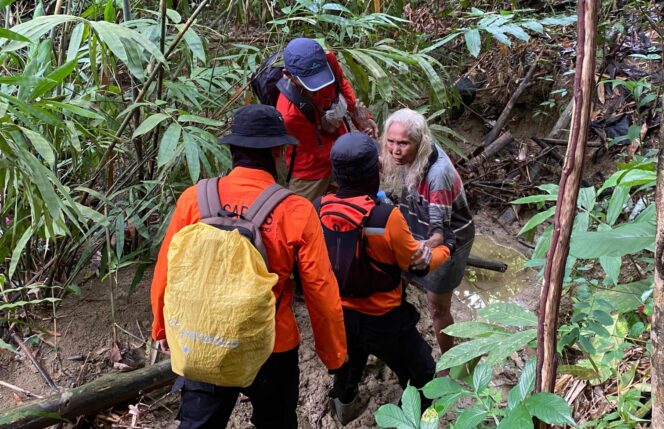 
					Nenek 84 Tahun yang Hilang di Hutan Kalialang Gunungpati Akhirnya Ditemukan Selamat oleh Tim SAR Gabungan