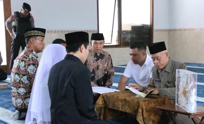 
					Akad Nikah di Balik Jeruji, Polres Jepara Fasilitasi Pernikahan Tahanan