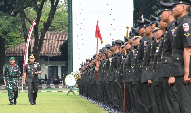 
					Pangdam IV/Diponegoro Tutup Pendidikan Bintara TNI AD di Magelang