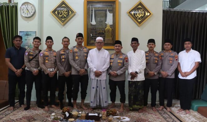 
					Perkuat Kemitraan dengan Ulama, Kapolres Demak Lakukan Silaturahmi Jelang Sertijab