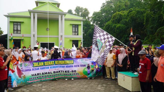 
					Jalan Sehat Kerukunan Warnai Peringatan HAB ke-80 Kemenag di Kota Tegal