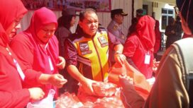 Bupati Semarang Ngesti Nugraha di Pasar Murah Dispertanikap, Kamis (4/4/2024) | Dok. Portal Berita Jatengprov.