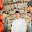 Mentan Amran Sidak 133,5 ton Bawang Bombay Selundupan di Semarang | dok. Kementerian Pertanian