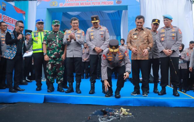 
					Kapolri Resmikan 19 Jembatan Merah Putih Presisi di Jawa Tengah, Perkuat Akses dan Kedekatan Polri dengan Warga