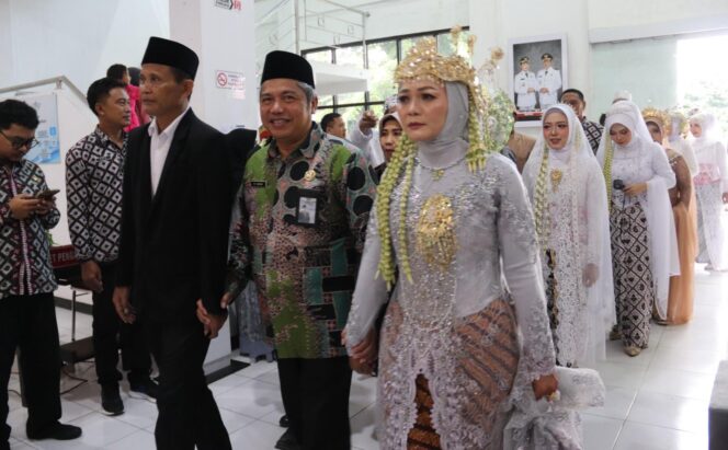 
					Nikah Gratis Warnai Hari Jadi Brebes ke-348, 24 Pasangan Resmi Menikah Tanpa Biaya