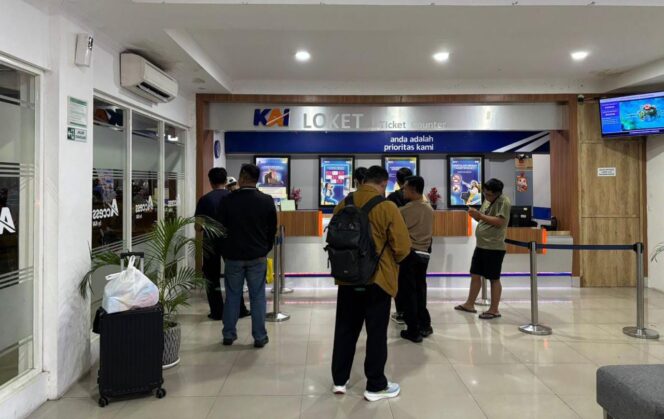 
					KAI Daop 4 Semarang Layani 4.915 Pembatalan Tiket Selama Dua Hari akibat Genangan Air di Pekalongan