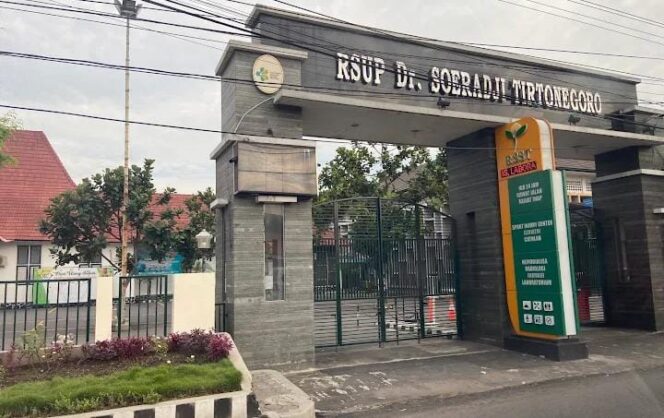 
					Tampak depan, Rumah Sakit Soeradji Tirtonegoro (RSST) Klaten | dok Google Maps