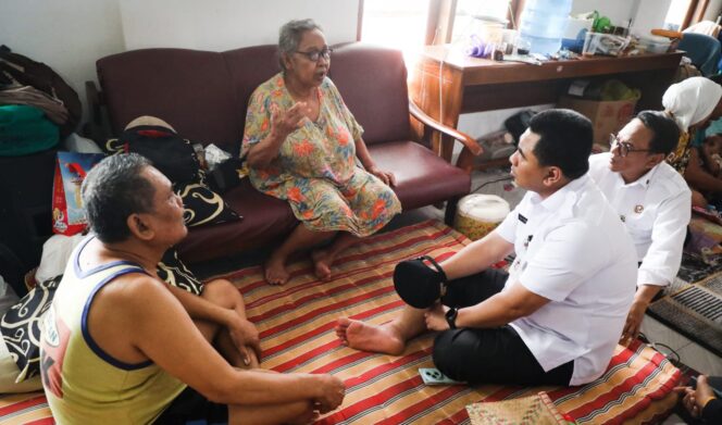 
					Wagub Jateng Jenguk Lansia Pengungsi Banjir Pati, Minta Pemeriksaan Medis Tetap Dilakukan
