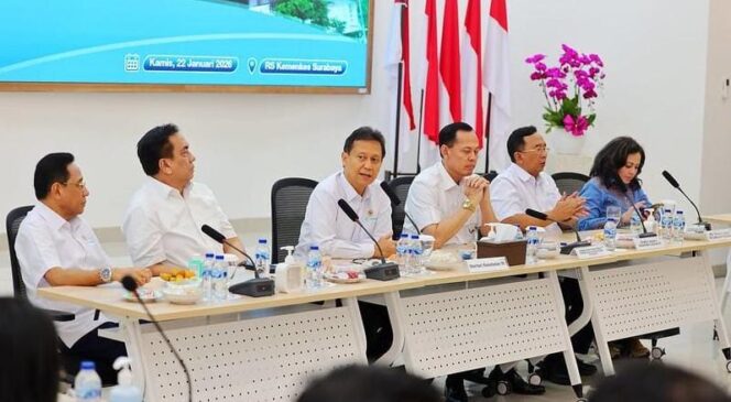 
					Menkes Budi Gunadi Sadikin saat pemaparan insentif dokter spesialis | dok Kemenkes RI