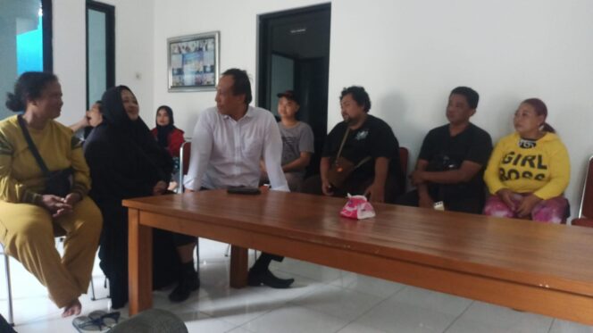 
					PKL Pleburan Diduga Jadi Korban Pungli Berkedok Ormas, LBH Petir Minta Polisi Bertindak Cepat