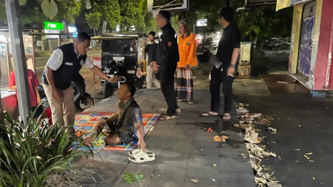 
					Polres Sragen Tindak Cepat Amankan Pria Diduga ODGJ Usai Aksi Tak Pantas Viral di Medsos