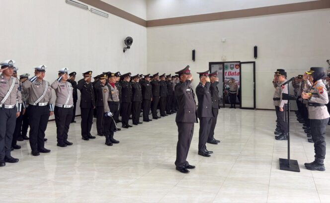 
					35 Personel Polres Semarang Raih Satya Lencana Pengabdian
