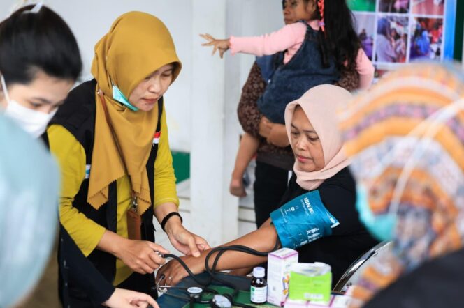 
					Gubernur Ahmad Luthfi Turunkan Dokter Speling ke Lokasi Bencana, Pastikan Layanan Kesehatan dan Logistik Terpenuhi