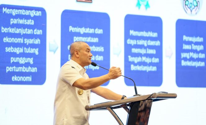 
					Gubernur Jateng Minta Perbaikan Jalan Tuntas Sebelum Arus Mudik Lebaran 2026