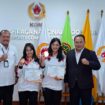 Ketua Umum KONI Jateng, Ir Sujarwanto (kiri) usai menyerahkan medali di KONI Pusat, Jakarta | dok KONI Jateng