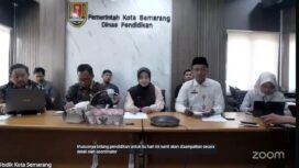 Plt Kepala Disdik Kota Semarang, Joko Hartono, S.STP, M.Si saat memberikan sambutan sosialisasi pra SPMB 2026 | gambar: tangkapan layar YouTube.