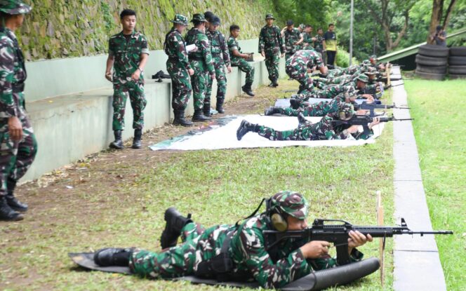 
					Uji Kemampuan Perwira, Kodam IV/Diponegoro Asah Fisik dan Keterampilan Dasar Keprajuritan