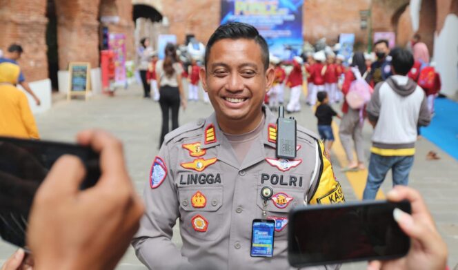 
					Satlantas Polres Semarang Terapkan ETLE Handheld, Dorong Penegakan Hukum Lalu Lintas Berbasis Digital
