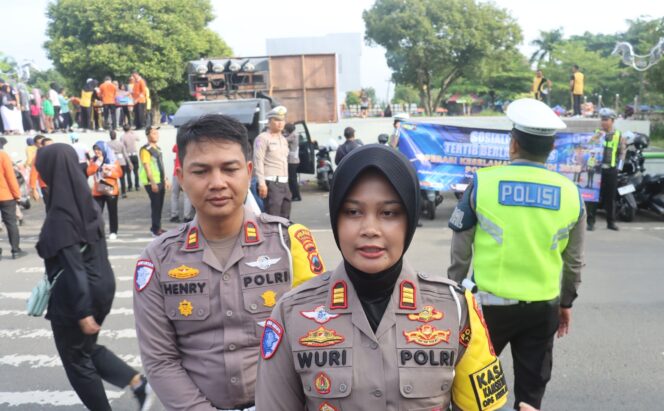 
					Satlantas Polres Tegal Sosialisasi Keselamatan Berlalu Lintas di CFD Alun-Alun Hanggawana Slawi