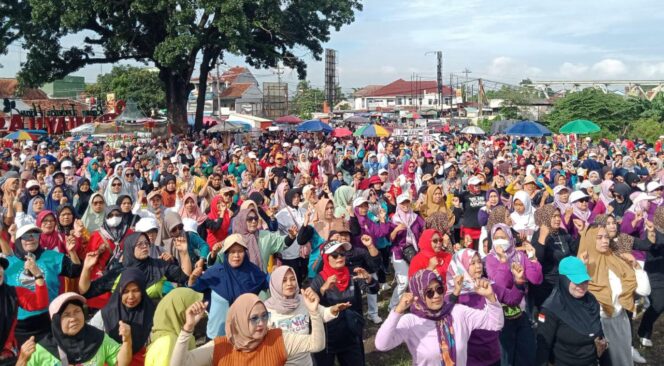 
					Ribuan Warga Meriahkan CFD Bumiayu, Jalan Sehat dan Senam Massal Warnai Peringatan HUT Brebes ke-348