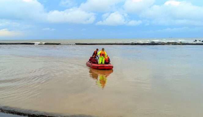 
					Penyelam Tradisional Hilang di Muara Kali Sambong Batang, Tim SAR Gabungan Lakukan Pencarian Intensif