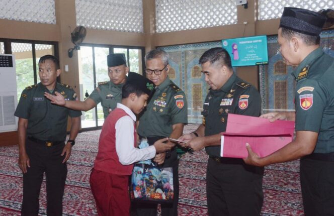 
					Kodam IV/Diponegoro Gelar Aksi Sosial, Santuni Anak Yatim dan Dhuafa di Makodam