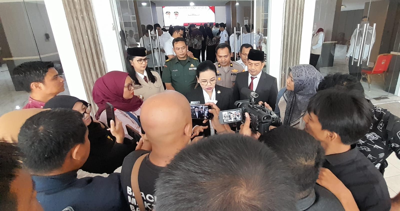 Keterangan resmi kepada awak media usia sambutan Wali Kota Ajak DPPI.