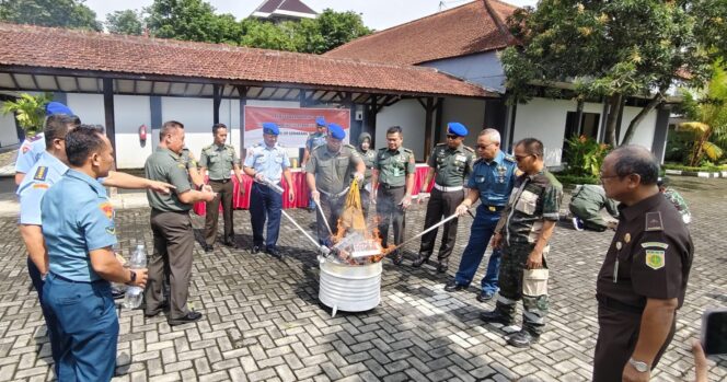 
					Dandenpom IV/5 Semarang Ikut Musnahkan Barang Bukti BHT di Odmil II-09