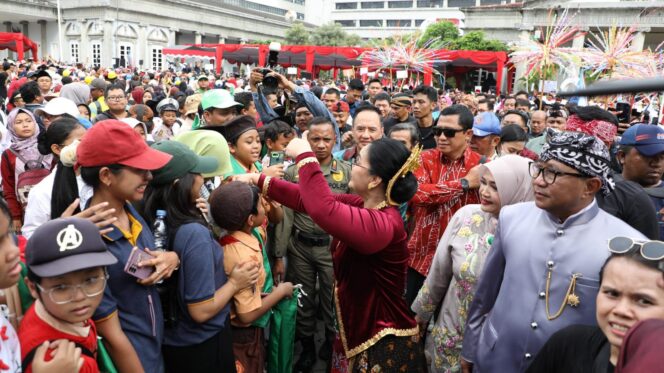 
					Dugderan 2026, Wali Kota Agustina Padukan Akulturasi Barongsai dan Tradisi Islam dalam Pesta Rakyat