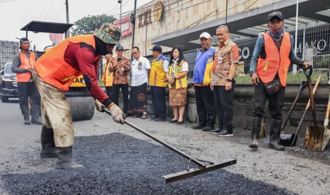 
					Ahmad Luthfi: Jalan di Jawa Tengah Harus Mulus Sebelum Lebaran