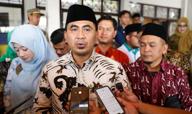 
					Wagub Jateng Siap Tutup Tambang Pasir di Sumbang Banyumas Usai Terima Keluhan Banjir Lumpur