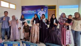Peserta PKM memperkenalkan produk UMKM dari MBA MAYA | dok Unwahas.