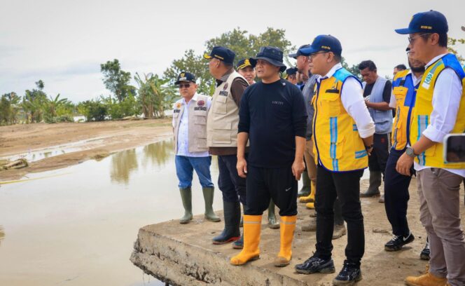 
					Tanggul Tuntang Jebol, Ahmad Luthfi Perintahkan Pemasangan Jembatan Armco untuk Sambung Jalur Semarang–Grobogan