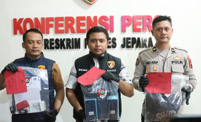 
					Kurang dari 24 Jam, Polisi Tangkap Pelaku Pencurian Mobil Warga Jepara