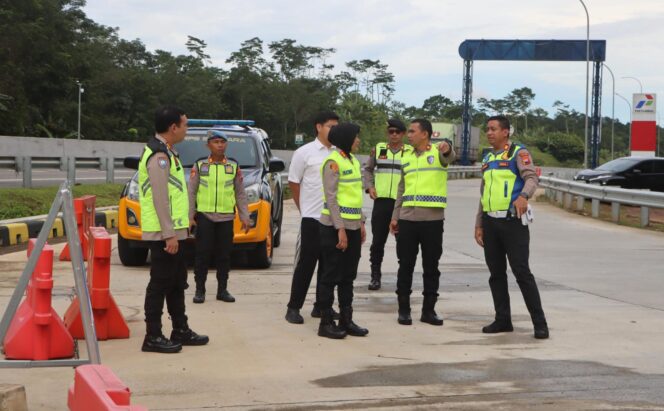 
					Kapolres Semarang Monitoring Awal Jalur Tol, Pastikan Kesiapan Arus Mudik Lebaran