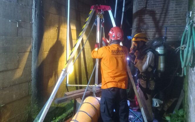 
					Wanita 55 Tahun Terperosok ke Sumur 15 Meter, Tim SAR Jepara Lakukan Evakuasi Cepat