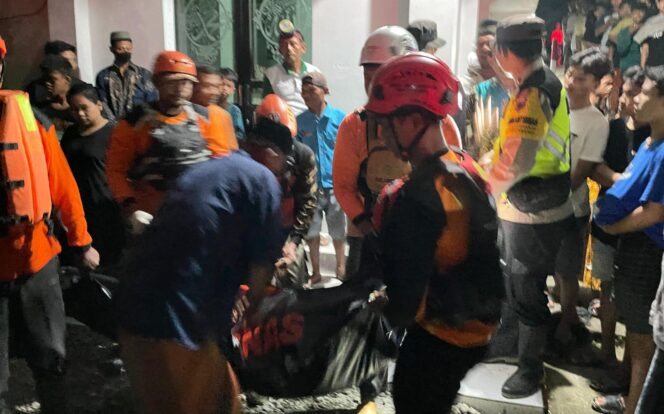 
					Tim SAR Temukan Dua Remaja Tenggelam di Sungai Tegowanu, Pencarian Capai 3,6 Kilometer