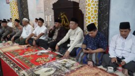 Tarawih Keliling (Tarling) di Masjid Nurul Hidayah, Debong Kulon. Jumat (20/02). (Foto: Humas Pemkot Tegal)