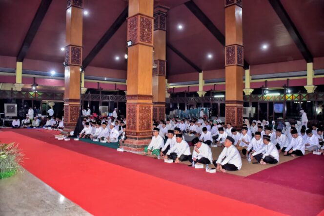 
					Pemkab Tegal Gelar Istighotsah Demi Keselamatan Daerah, Sekaligus Refleksi Satu Tahun Kepemimpinan