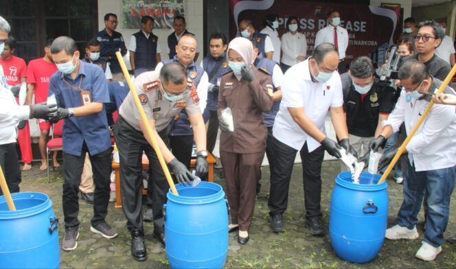 
					Awal 2026, Polda Jawa Tengah Bongkar 318 Kasus Narkoba dan Amankan 386 Tersangka