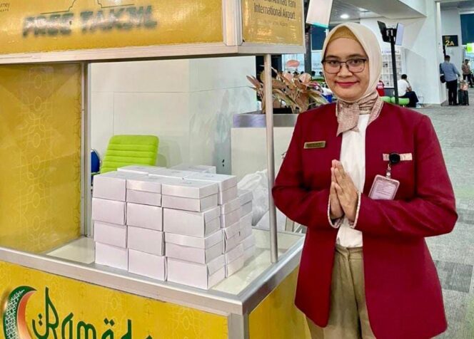 
					Bandara Jenderal Ahmad Yani Semarang Semarakkan Ramadan dengan 3.000 Takjil dan Hiburan Islami
