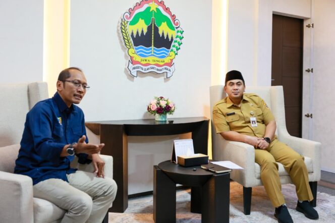 
					Wagub Jateng Ajak Santri Kuasai Literasi Media dan Jurnalistik di Era Digital