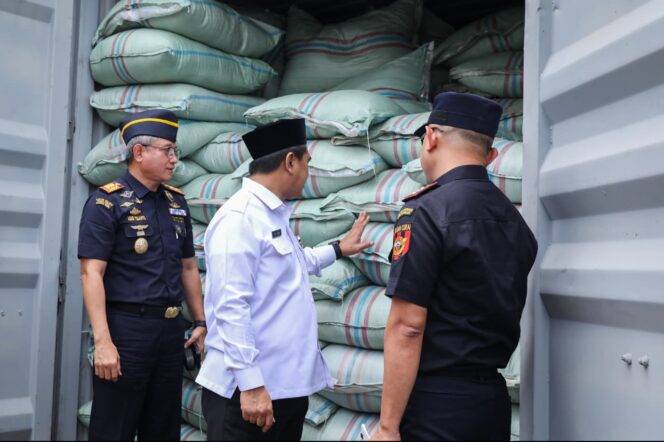 
					Gagalkan Ekspor 90,2 Ton Kratom, Wagub Jateng Apresiasi Ketegasan Aparat di Tanjung Emas