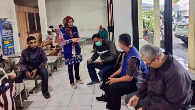 
					Sidak Samsat Semarang, Ombudsman Pastikan Tarif PKB Tetap dan Layanan Transparan