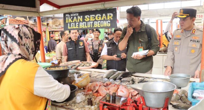 
					Kapolres Magelang Kota Turun ke Pasar, Jaga Harga Pangan Tetap Stabil dan Kendalikan Inflasi
